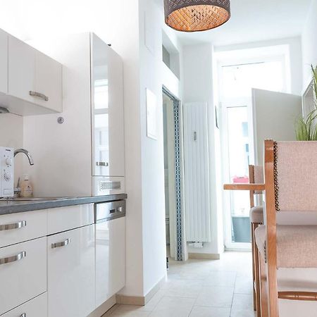 2 Rooms & Balcony - Top Location! Vienna Esterno foto
