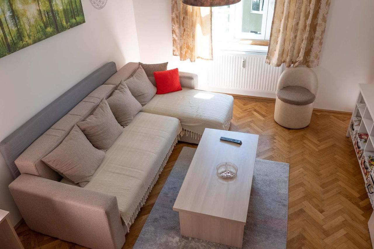 2 Rooms & Balcony - Top Location! Vienna Esterno foto
