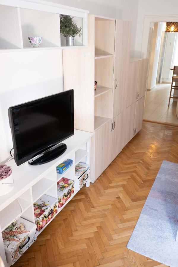 2 Rooms & Balcony - Top Location! Vienna Esterno foto
